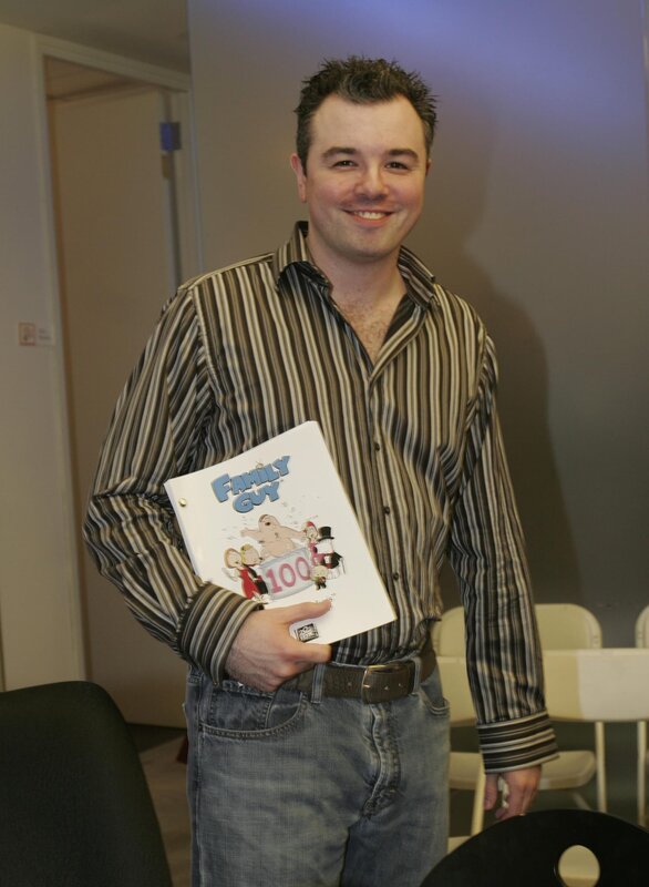 Seth MacFarlan, der Schöpfer von „Family Guy“ persönlich, moderiert diese Feier zur hundertsten Episode von „Family Guy“. – Bild: Twentieth Century Fox Film Corporation