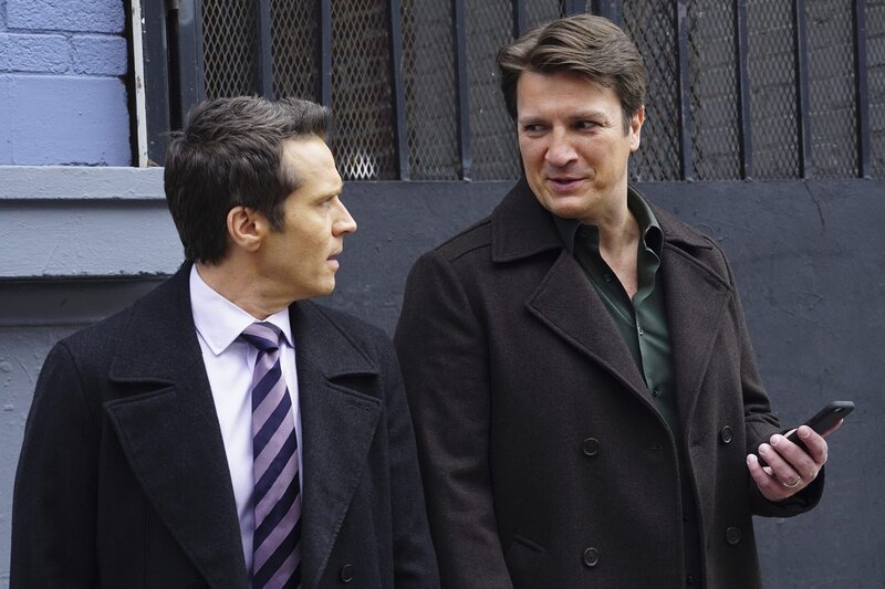 L-R: Kevin Ryan (Seamus Dever) und Richard Castle (Nathan Fillion) – Bild: PLURIMEDIA (ABC)