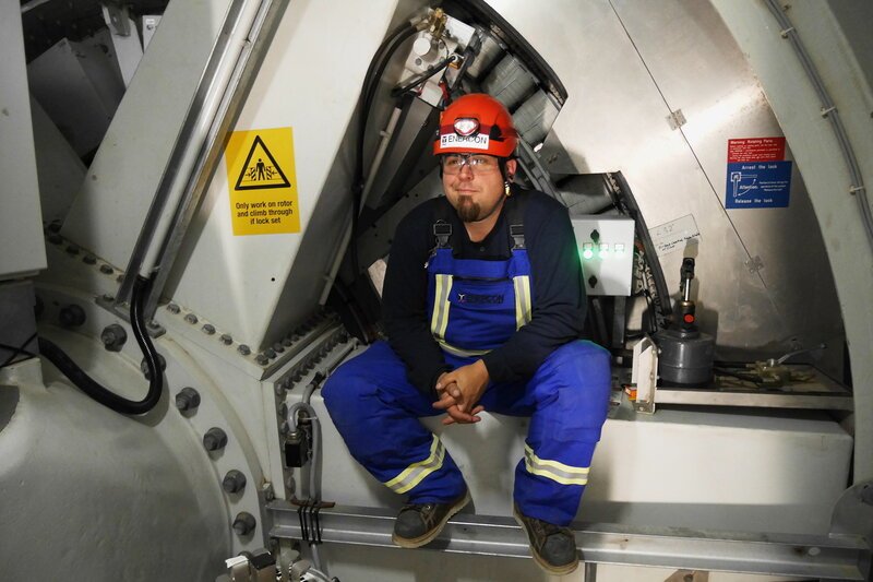 Profis am Limit Infrastruktur Arbeiter in der Windkraftanlage – Bild: SRF/​Plaion Pictures