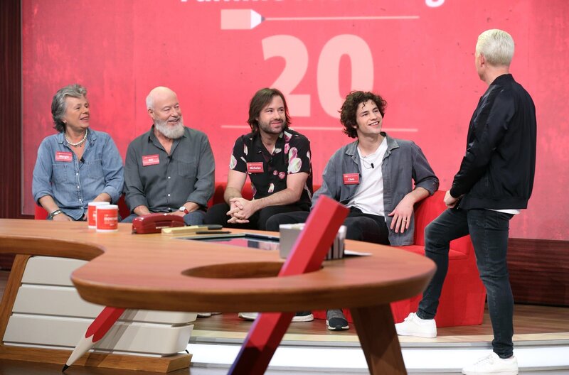 v. li.: Margie Kinsky, Bill Mockridge, Nick Mockridge, Liam Mockridge und Guido Cantz. – Bild: SWR/​Bavaria/​Frank W. Hempel