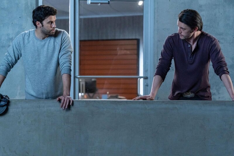 Heath Tuchman (Steven Krueger, l.); Max Evans (Nathan Dean, r.) – Bild: The CW Network, LLC.
