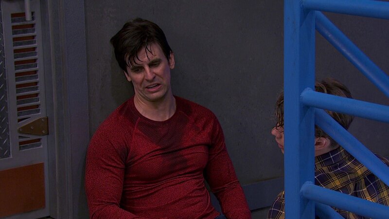 L-R: Captain Man /​ Ray Manchester (Cooper Barnes), Henry Hart (Jace Norman) – Bild: ViacomCBS