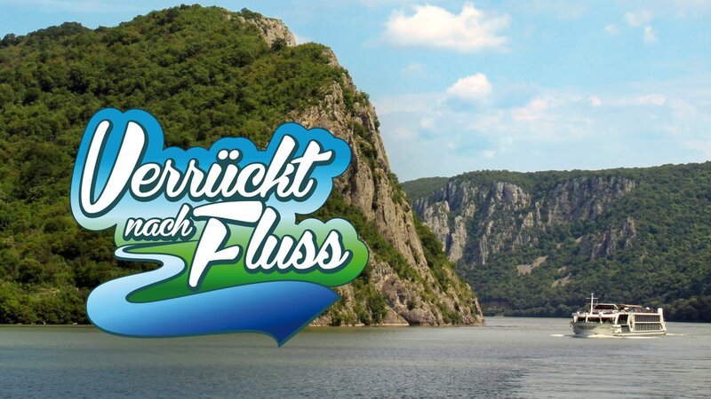 Key Visual/​Cover Sendereihenbild mit Typo zu „Verrückt nach Fluss“ Staffel 01. Als Ableger der erfolgreichen Doku-Serie „Verrückt nach Meer“ setzt das Format „Verrückt nach Fluss“ die Abenteuer auf anderen Gewässern fort. Im Bild: die „MS Anesha“ in Serbien. – Bild: Joachim Walther, Montage: BR /​ BR, Bewegte Zeiten Filmproduktion GmbH