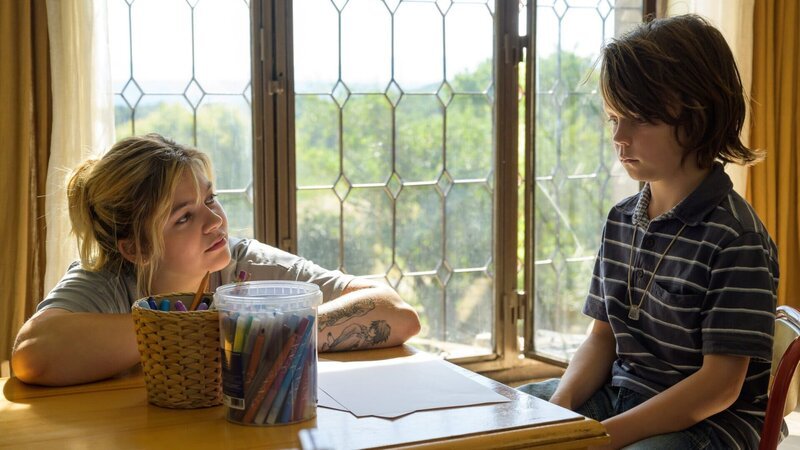 Die Schulpsychologin Sarah Sauvant (Louane Emera) befragt Diego Mariani (Léon Durieux) zu seinen Träumen. – Bild: ZDF
