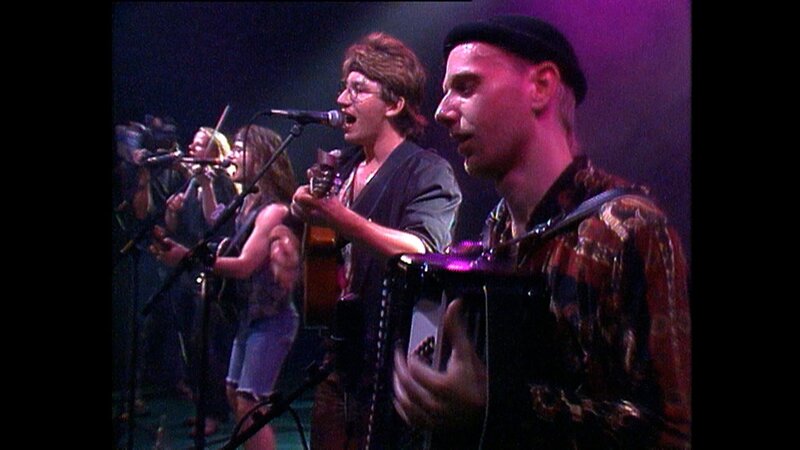 Die Band „Fiddler’s Green“ auf der Alabama-Bühne in München. – Bild: BR