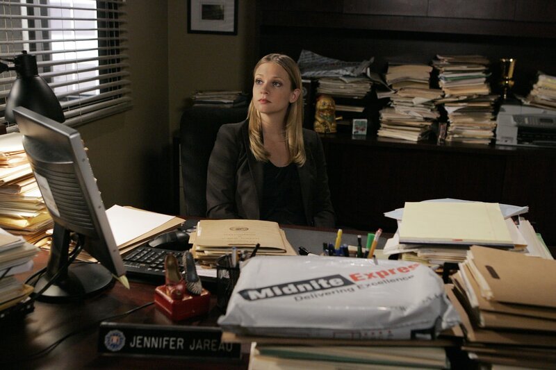 In New York werden am helllichten Tag zahlreiche Menschen erschossen. JJ (AJ Cook) und ihre Kollegen machen sich auf den Weg in die Stadt, um dort den Täter zu stellen … – Bild: 2008 ABC Studios. All rights reserved. NO ARCHIVE. NO RESALE. /​ Cliff Lipson Lizenzbild frei