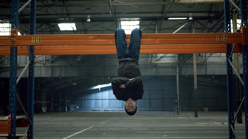 Lux (Théo Fernandez) hat eine neue Erkenntnis gewonnen. – Bild: WDR/​SILEX FILMS – PICTANOVO