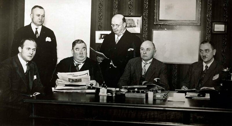 Gennat mi Kollegen, Mordinspektion. – Bild: ZDF und rbb/​Polizeihistorische Sammlung./​rbb/​Polizeihistorische Sammlung