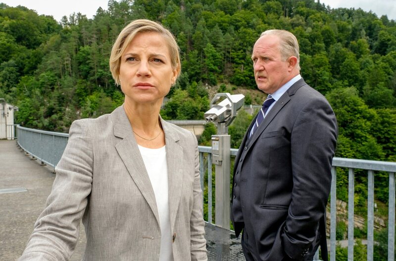 Kristina Sprenger (Elisabeth Zeipel), Harald Krassnitzer (Paul Paulitz). – Bild: ARD/​ORF/​MR Film/​Petro Domenigg