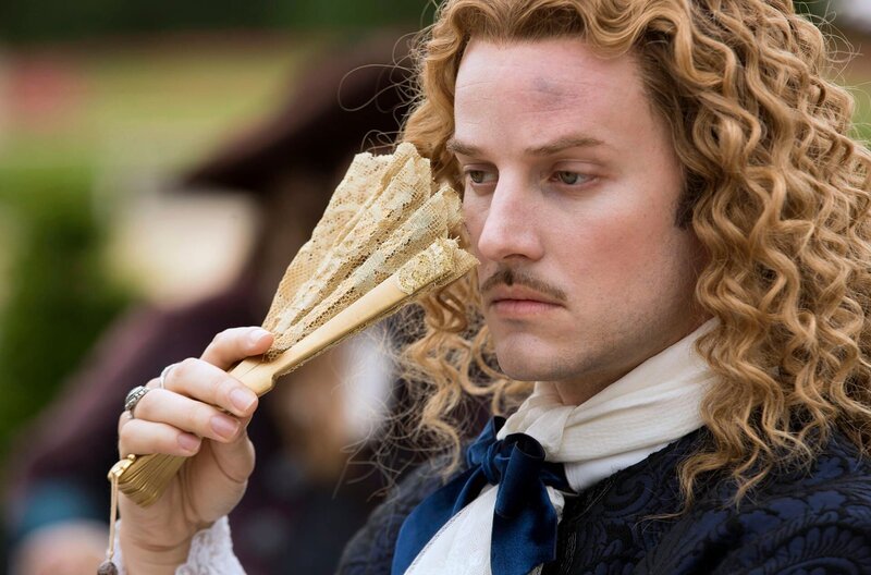 Chevalier (Evan Williams); ONE VERSAILLES, STAFFEL 2, FOLGE 10, ‚Von Blut und Steinen‘. Chevalier (Evan Williams) – Bild: WDR/​Tibo & Anouchka/​Capa Drama/​Zodiak Fiction/​Incendo/​Canal+