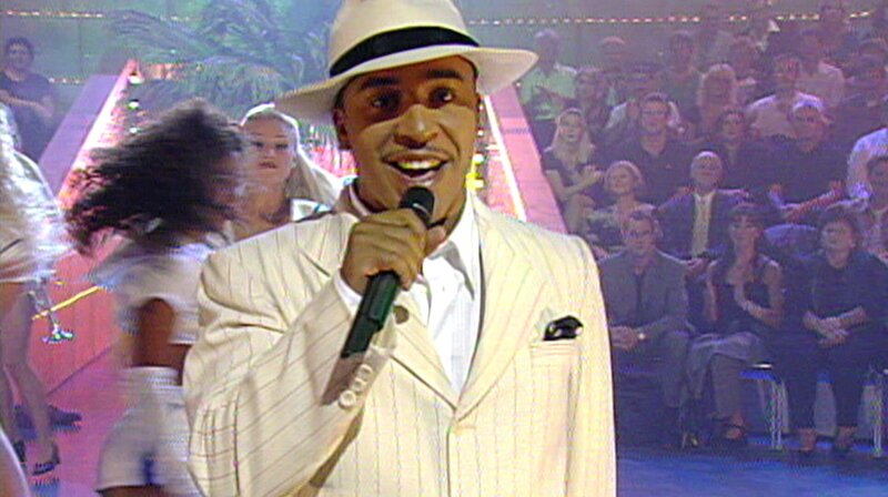 Mit einer dicken Zugabe geht die groÃŸe Sommer-Hitparade in die letzte Runde. Tolle Songs und viel gute Laune mit La Bouche, Dr. Alban, DJ Bobo, Eiffel 65, Lou Bega (Foto), Maggie Reilly und vielen anderen. – Bild: rbb /​ rbb Presse & Information