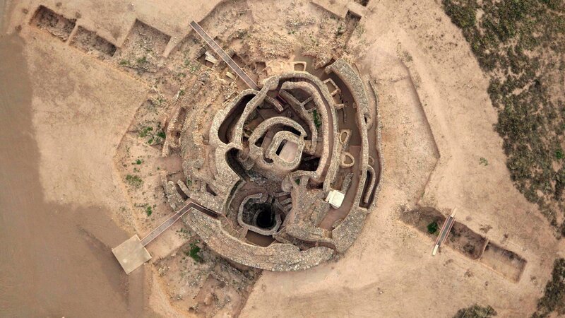 SPAIN – Overhead shot of a Sardinian-style temple. – Bild: Associated Producers LTD