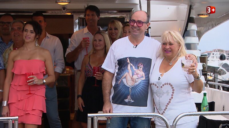 Stephan (2.v.r.) und Birgit(r.) Bosshard – Bild: CH Media