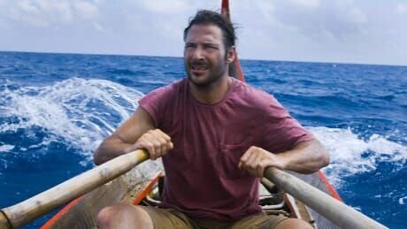 Hazen bei einem Sturm in seinem Boot. – Bild: National Geographic