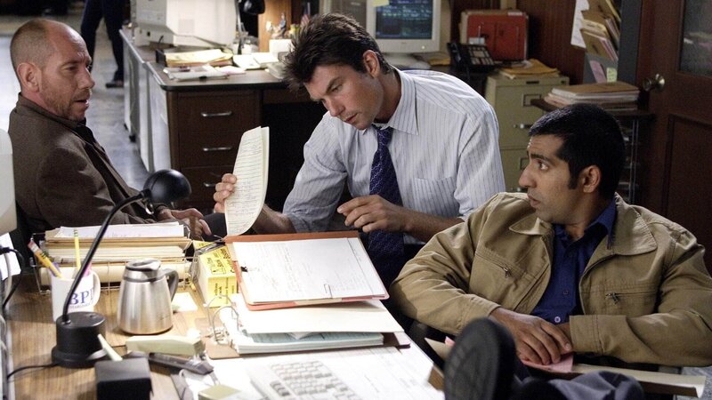 V.l.: Dr. Garret Macy, Woody und Bug sind mit einem merkwürdigen Fall beschäftigt. – Bild: Foto: RTL /​ NBC Universal