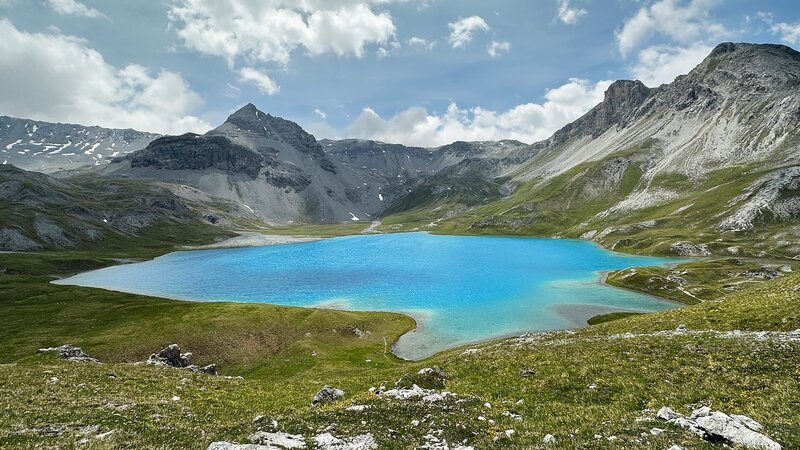 Rendez-vous im Park Staffel 2 Folge 5 Naturpark Biosfera Val Müstair Der Lai da Rima im regionale Naturpark Biosfera Val Müstair gilt al einer der Schönsten Bergseen der Schweiz. 2023 Copyright: SRF – Bild: SRF
