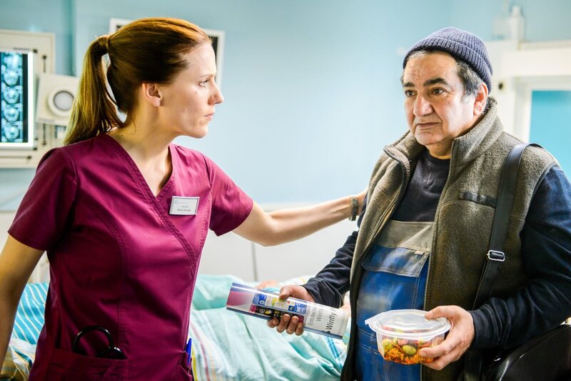 Betty Dewald (Bettina Lamprecht) und Emre Keser (Mohammad-Ali Behboudi). – Bild: ORF/​ZDF/​Willi Weber