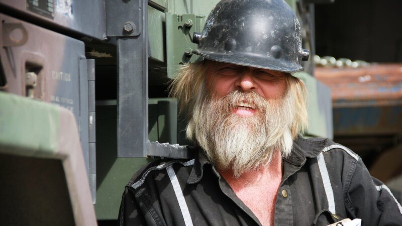 Tony Beets smiling. – Bild: Warner Bros. Discovery