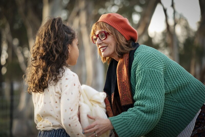 Abby (Harper Nichols, l.); Carol (Kerry Armstrong, r.) – Bild: Sat.1 Emotions