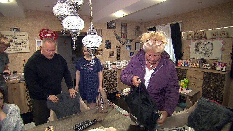 Peter, Harald und Silvia werden zusammen in die Uniklinik fahren.. – Bild: RTLZWEI