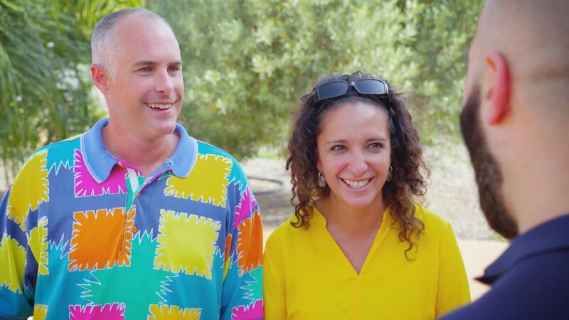 Yvette kehrt in ihre Heimat nach Spanien zurück. Mit dabei: Chad und ihre drei Kinder. In Málaga startet sie mit ihrer Familie einen Neuanfang. Ihr Mann plant eine Tauchschule und wünscht sich ein ruhiges Zuhause mit Pool in einem Vorort. Yvette sieht sich dagegen in der Stadt, um all die Kulturangebote nutzen zu können. – Bild: HGTV