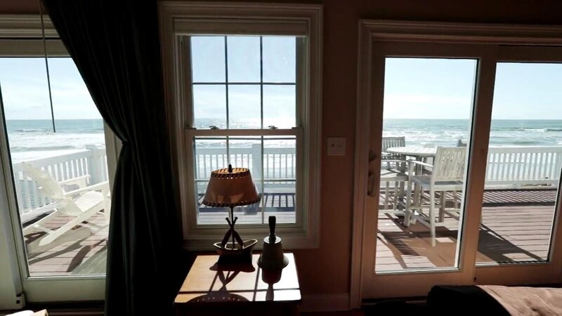 Susan und Bob bereiten gerade ihren Umzug vor. Das Ehepaar will seine Heimatstadt Allen in Texas verlassen, um nach Topsail Island in North Carolina zu gehen und dort ihr Traumhaus am Wasser zu kaufen. Mit von der Partie sind ihre drei Söhne, die sich schon darauf freuen, täglich im Meer zu schwimmen, mit dem Boot rauszufahren oder Surfen zu gehen. Das Wunschobjekt der Familie hat vier Schlafzimmer, ein offenes Wohnkonzept und darf maximal 800.000 Dollar kosten. Außerdem soll es schlüsselfertig sein, so dass keine Renovierungsarbeiten den Inseltraum trüben. – Bild: HGTV