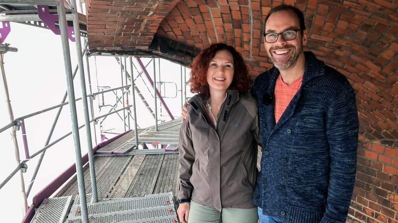Am Wasserturm der Caboiussats wird die Fassade renoviert. – Bild: SRF
