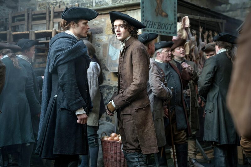 Jamie Fraser (Sam Heughan, l.) und Fergus (César Domboy) – Bild: RTL /​ Sony Pictures Television Inc.