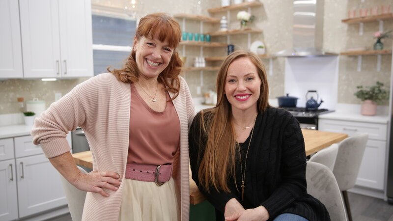 (v.l.n.r.) Karen Laine; Mina Starsiak – Bild: Scripps Networks, LLC