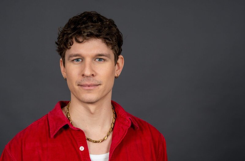 RUNDFUNK BERLIN-BRANDENBURG Politik & wir – Der Community Talk - Florian Prokop "Politik & wir – Der Community Talk", das erste politische Talkformat des rbb auf Twitch, läuft im ARD-Kanal der Streamingplattform – immer dienstags live um 20.15 Uhr, drei Mal im Monat. - Host Florian Prokop – Bild: rbb/Thomas Ernst RUNDFUNK BERLIN-BRANDENBURG Politik & wir – Der Community Talk - Florian Prokop "Politik & wir – Der Community Talk", das erste politische Talkformat des rbb auf Twitch, läuft im ARD-Kanal der Streamingplattform – immer dienstags live um 20.15 Uhr, drei Mal im Monat. - Host Florian Prokop – Bild: rbb/Thomas Ernst