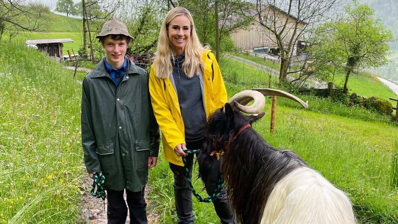 Curdin Niederberger und Nicole Berchtold mit Geiss Lucky – Bild: SRF