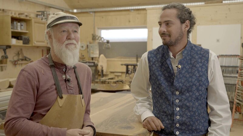 Die Kunsthandwerker Walter und Andreas Ladner. – Bild: ORF/​Fallstaff TV