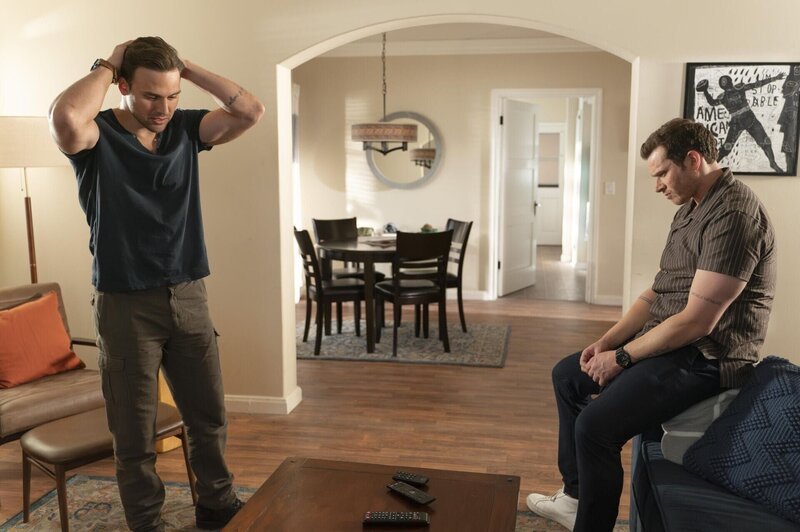Eddie Diaz (Ryan Guzman, l.); Evan „Buck“ Buckley (Oliver Stark, r.) – Bild: 20th Television