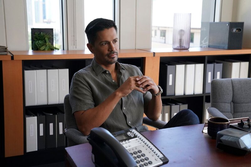 Thomas Magnum (Jay Hernandez) – Bild: TVNOW /​ © 2020 CBS Studios Inc. and Universal Television LLC. ALL RIGHTS RESERVED.