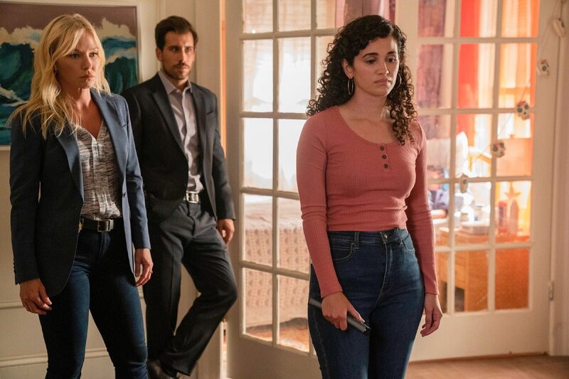 V.l.: Amanda Rollins (Kelli Giddish), Joe Velasco (Octavio Pisano), Crystal Nuñez (Jade Fernandez)  Die Verwendung des sendungsbezogenen Materials ist nur mit dem Hinweis und Verlinkung auf RTL+ gestattet. – Bild: Universal Network Television LLC