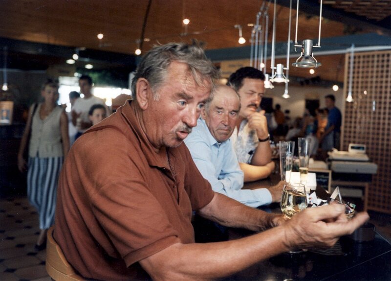 Der kärntner Landwirt Anton in der Raststätte Völkermarkt. – Bild: ORF/Cosmos Factory/Peter Kasperak Der kärntner Landwirt Anton in der Raststätte Völkermarkt. – Bild: ORF/Cosmos Factory/Peter Kasperak
