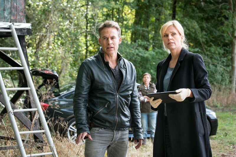 Die israelische Journalistin Leah Cohen ist spurlos verschwunden. Jan Maybach (Marco Girnth) und Ina Zimmermann (Melanie Marschke) ermitteln. – Bild: ZDF /​ Uwe Frauendorf