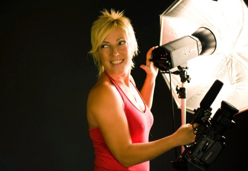 Petra Joy (Foto) ist Porno-Regisseurin. Die Zielgruppe der 45-jährigen in England lebenden Deutschen aber sind Frauen. Für die dreht sie heiße Streifen, in denen nicht der Mann im Mittelpunkt steht, sondern die Frau und ihre Lust. – Bild: RTL II /​ Jon Silver