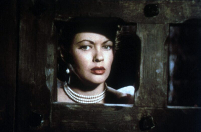 Die englische Spionin Droucette (Yvonne De Carlo) im Kerker – Bild: Studiocanal Films Ltd Die englische Spionin Droucette (Yvonne De Carlo) im Kerker – Bild: Studiocanal Films Ltd
