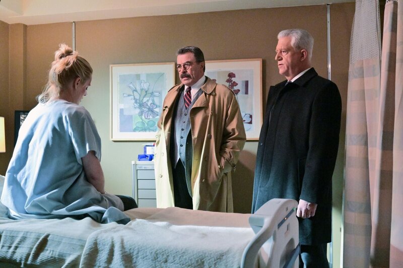 (v.l.n.r.) Abigail Baker (Abigail Hawk); Frank Reagan (Tom Selleck); Garrett Moore (Gregory Jbara) – Bild: CBS BROADCASTING INC. /​ John Paul Filo