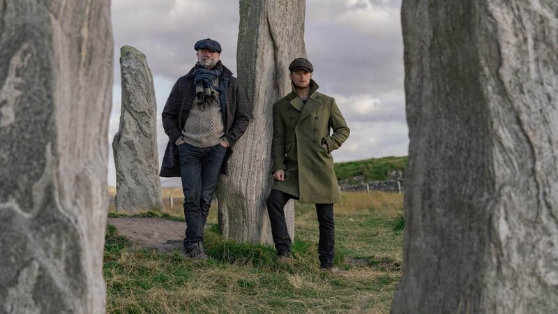 Graham McTavish und Sam Heughan. – Bild: Starz Entertainment