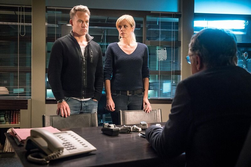 Hajo Trautzschke (Andreas Schmidt-Schaller, r.) erklärt seinen beiden besten Mitarbeitern, Jan Maybach (Marco Girnth, l.) und Ina Zimmermann (Melanie Marschke, M.), warum er sich für Ina als seine Nachfolgerin entschieden hat. – Bild: ZDF /​ Uwe Frauendorf Lizenzbild frei