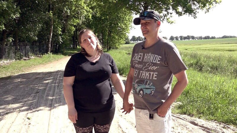 Carsten besucht seine Freundin Antje in Ostfriesland – Bild: RTLZWEI