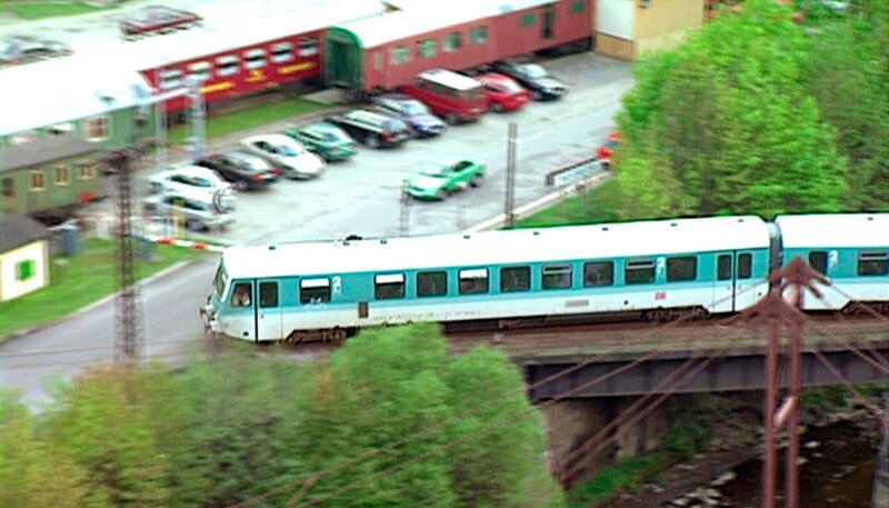SWR Fernsehen EISENBAHN-ROMANTIK FOLGE 347, „Kahlschlag Ost“, am Mittwoch (06.05.15) um 14:15 Uhr. Durch die Bahnreform sind Nebenstrecken in die Verantwortlichkeit der Länder gefallen. – Bild: SWR