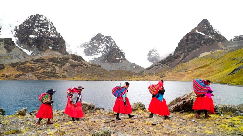 Die längste Gebirgskette der Erde zieht sich entlang der Westküste Südamerikas. Die Anden verlaufen durch sieben Länder und bilden einen eigenen Kosmos mit jahrtausendealten Traditionen. – Bild: phoenix/​ZDF