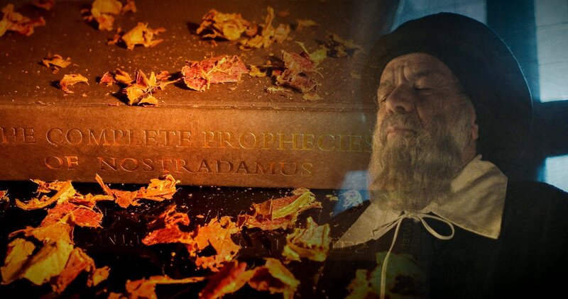 Um seine Prophezeiungen zu deuten, begibt sich Nostradamus in einen meditativen Zustand. – Bild: ZDF