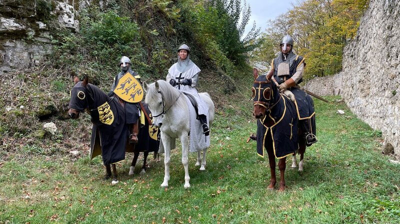. Darsteller des Vereins Staufer Saga, die Rittergruppe, auf der Burg Hohenrechberg. – Bild: SWR /​ SWR Presse/​Bildkommunikation