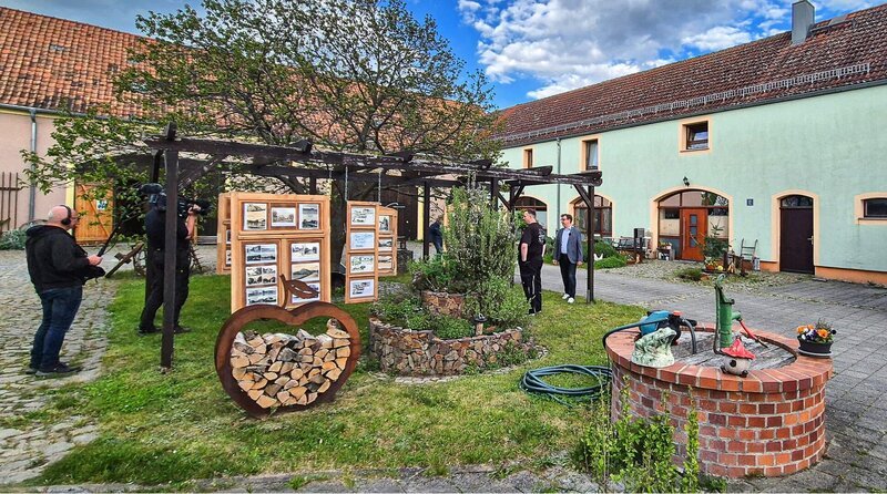 Die Heimatfreunde organisieren Ausstellungen und Film-Nachmittage. – Bild: MDR/​Mathias Schaefer