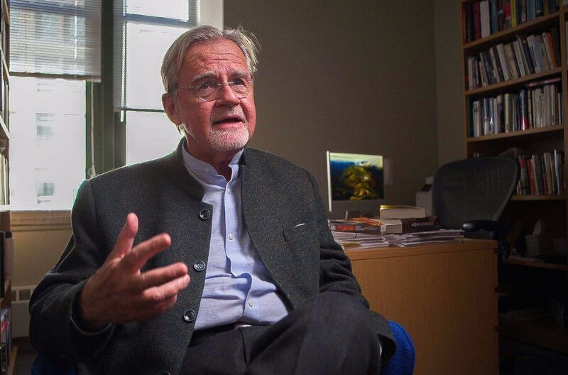 Kai Bird, Biograph von Oppenheimer, beim Interview in New York – Bild: Axel Schneppat