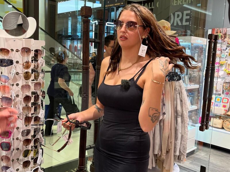 Kandidatin July  +++ – Bild: RTL /​ Constantin Ent. /​ Tag 1: July, Berlin